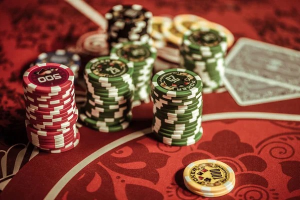bet138 slot Lottery draw interface on mobile phone showing live numbers and payout table